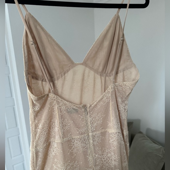Revolve NBD nude lace dress size medium - Picture 4 of 9